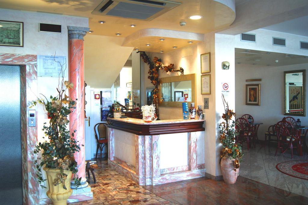 Marinella 3*